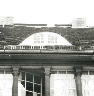 Cottbus, Seminarstraße 4. Villa (Kindergarten "Nord"; 1914), Mittelgaube