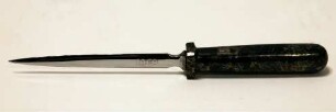 Brieföffner mit geschnitztem Griff aus Nickel-Kupfer-Erz