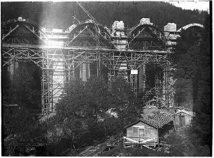 Lehrgerüste und im Bau befindliche Bögen