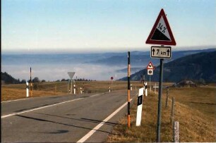 Schauinsland: 14% Gefälle/Steigung Schild auf der Halde