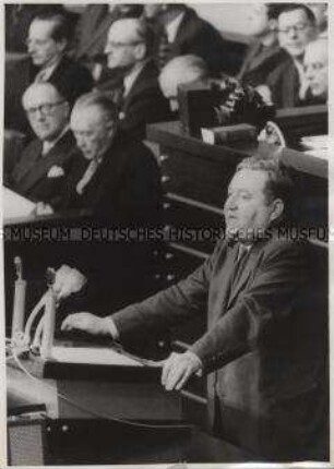 Carlo Schmid bei der Bundestagsdebatte um die Pariser Verträge