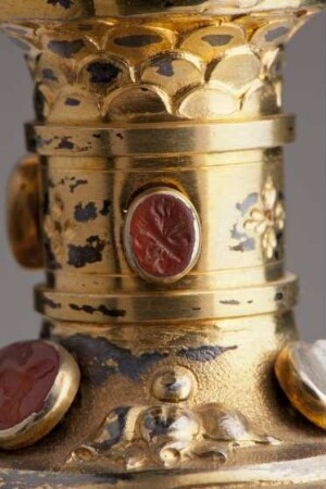 Intaglio auf Ziergefäß mit den Attributen des Amor, 16./17. Jh.