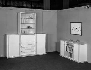Anbauschrank : Dresden-Hellerau. VEB Deutsche Werkstätten Hellerau. Hausmesse, 1986. Montagemöbel des MDW-Programms (1986; VEB Deutsche Werkstätten Hellerau). Anbauschränke