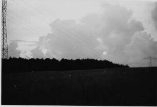 Landschaft mit Strommasten bei Neu Mukran