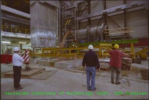 Aufbau des Abhitzekessels der Anlage zur Thermischen Entsorgung spezieller Abfälle (THERESA)