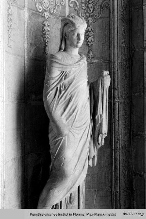 Weibliche Statue
