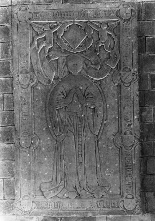 Grabtafel von Wilhelm von Brüssel (gestorben 1430) und seiner Gemahlin Johanna Nocarde (gestorben 1437) und ihres Sohnes; Gnadenstuhl und Heilige