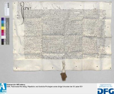Georg Schürstab, Prior, Conradus Rüdner, Subprior, Hanns Schurling, Heinrich Suppel, Kellner, Sigmundt Wagner, Ludwig Hirssfogel, Hanns Teichsler, Kustos, Jacob Schweytzer, Niclaus Mulich, Zinsmeister, Hanns Messlein, Herman Semler, Vitus Eyssler, Hanns Ketzla, Vitus Ziegler, Sigmund Tröschel, alle Priester, Mattis Kadawer, Hanns Ort, Jorg Pergner, Symon Tragaws, Niclaus Silbereysen, Moritz Han, Blasius Lorgetter, Hanns Rott, Laienbruder, Konventsbrüder des Frauenklosters zu Nürnberg übergeben vor dem Stadtgericht daselbst an Niclaus Grolanndt, Leo Schürstab, Lienhart Tucher und Georg Ketzel, als Pfleger des großen Almosens, die Baulichkeiten, Einkünfte und Kleinode des Klosters. - Siegler: das Stadtgericht.