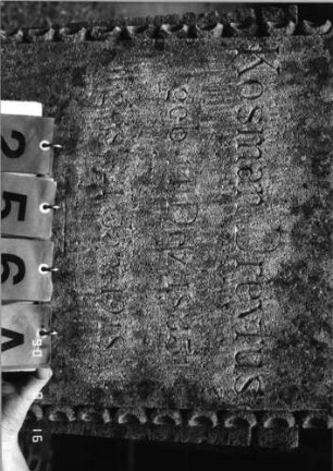 Grabstein 256 (Index: 99618368) Maße HxBxT: 166x62x21 cm Beschreibung: eingesetzte Urne Symbolik: Verzierungen: Grabstein 256A