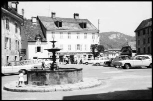 Sainte-Hippolyte: Brunnen am Marktplatz