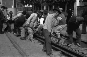 Bukarest: Arbeiter wechseln Schienen aus