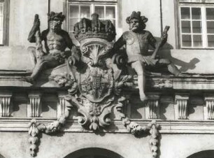 Dresden-Übigau, Rethelstraße 47. Schloß Übigau (1724-1725; Eosander v. Göthe). Parkfront (Elbseite) von Südosten