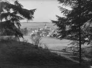 Ortsansicht : Unbekannter Ort. Ortsansicht mit Kirche