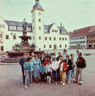 Gruppenportrait einer Freiberger Hausgemeinschaft