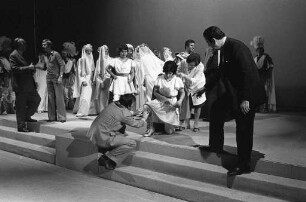 Badisches Staatstheater Karlsruhe. Eröffnung der Spielzeit 1976/1977 mit der Oper "Titus" von Wolfgang Amadeus Mozart
