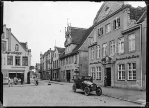 Heide. Wohn- und Geschäftshäuser. Straßenbild