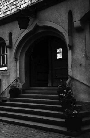 Amorbach: Portal des Rathauses