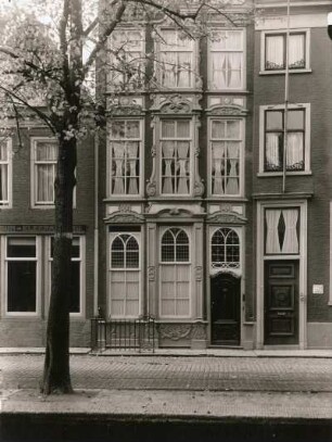 Niederlande, Wohnhaus : Delft (?) Dordrecht (?). Wohnhaus (Dreifensterhaus)