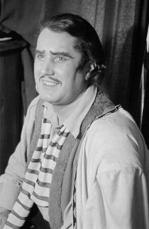 Szenenbilder aus der Oper "Schwanda, der Dudelsackpfeifer" von Jaromir Weinberger an der Städtischen Oper (heute Deutsche Oper) Berlin