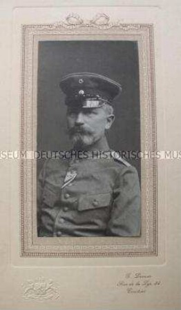 2 Porträts (Brustbild) von Walter Degen in Uniform; Belgien, 1918