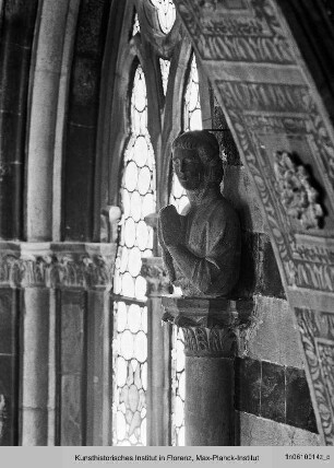 Heiligenbüsten zu Seiten der Obergadenfenster : Halbfiguren im Langhaus