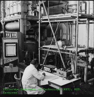 Unbekannter Versuchsstand am Institut für Neutronenphysik und Reaktortechnik (INR)