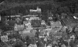 Dresden-Weißer Hirsch. Bautzner Landstraße mit Lahmanns Sanatorium. Luftbild-Schrägaufnahme von Südsüdwest