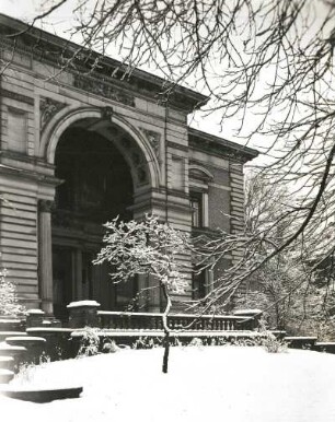 Leipzig, Villa Meissner : Leipzig. Villa Meißner. Sidonienstraße 13 (um 1876-1877; H. Ende, W. Böckmann). Portalfront