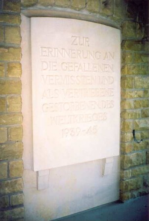 Gedenktafel für Gefallene des Zweiten Weltkriegs 1939 - 1945. Detmold. Friedhofskapelle Hiddesen