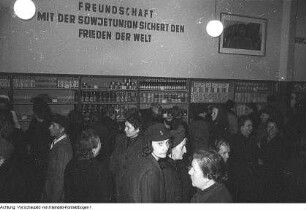 Dresden. VEB Sachsenwerk Niedersedlitz, Handelsorganisation (HO) - Verkaufsstelle, Kesselsdorfer Straße