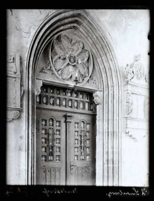 Stadtkirche; Westportal mit Tympanon