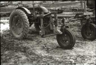 Anbauvorrichtung zum selbstfahrenden Chassis 15 PS, einholmig