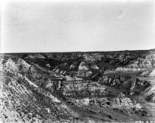 Badlands : Blick auf das durch Erosionsrinnen zerschnittene Gelände der Badlands in North Dakota.