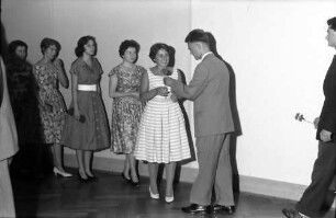9. Tagung 1959 Physiker; Studentenabend Stadthalle Lindau: Aufforderung zur Polonaise