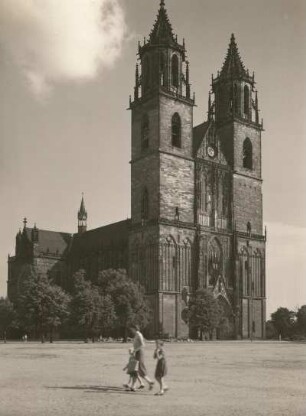 Magdeburg, Dom St. Mauritius und St. Katharina, Außenaufnahme : Westfassade von Nordwesten