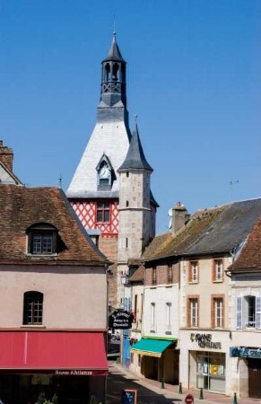 Frankreich. Bourgogne. Yonne. Saint Fargeau. Tour de l Horloge. Uhrturm