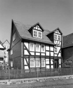 Wohnhaus; Lauterbach, Am Graben 52