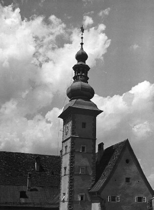 Klagenfurt, Alter Platz. Landhaus (vor 1574, Erweiterung 1574-1590; H. Freymann, G. A. de Verda, C. Windisch). Teilansicht der Nordwestecke von Südosten
