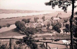 Hitzacker: Blick vom Weinberg auf Elbe und Ort