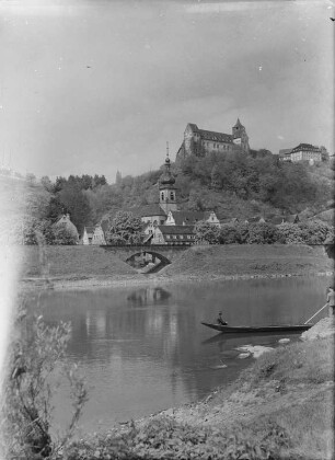 Rothenfels am Main : Rothenfels am Main. Blick über den Main zur Burg im Vordergrund Stadtpfarrkirche "Maria"