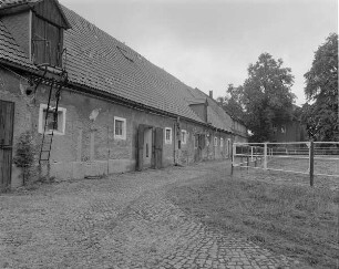 Stallgebäude mit Verwaltungstrakt