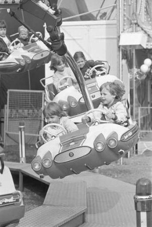 Karlsruher Frühjahrsmess` auf dem Messplatz (Frühjahrsmesse)