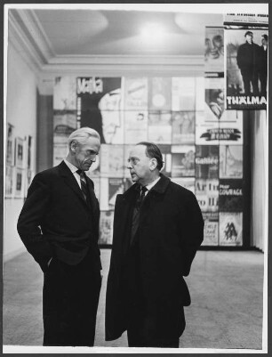 Heinrich Drake und John Heartfield : Portrait des Bildhauers Heinrich Drake und des Malers John Heartfield in der Akademie der Künste Berlin