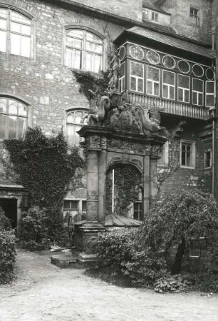 Merseburg, Schloss : Merseburg, Domplatz 9. Schloss Merseburg, Neptunbrunnen (um 1604/1605) im Schlosshof