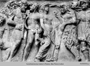 Tempestas: Ein Gärtner, ein Bauer, ein Schäfer und ein Seemann beschweren sich aus verschiedenen Gründen über das Wetter, ihre Schutzgottheiten Priapus, Flora, Pomona und Pales stehen vor Zeus, Juno kniet vor ihm - Ausschmückung des Hofes mit Fresken und Terrakottareliefs