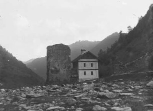 Roter-Turm-Pass : Ruine des Roten Turms auf dem Roter-Turm-Pass in den Südkarpaten.
