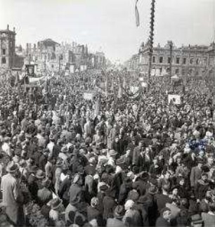 Demonstration am 1. Mai Unter den Linden