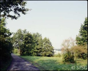Potsdam, Neuer Garten, Gartenpartie, Blick zur Meierei, Standort: Nähe der Grotte.