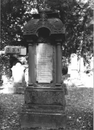 Grabstein 331 [Hahn S. 160 Grab-Nr. 253]
