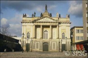 Potsdam, Park Sanssouci, Langer Stall, Kopfbau.